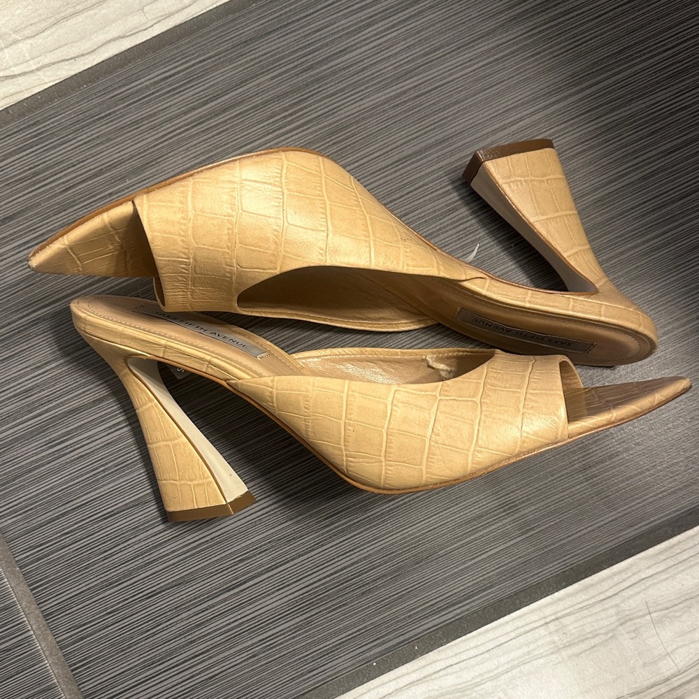 Saks Fifth Avenue Tan Croc-Embossed Heels